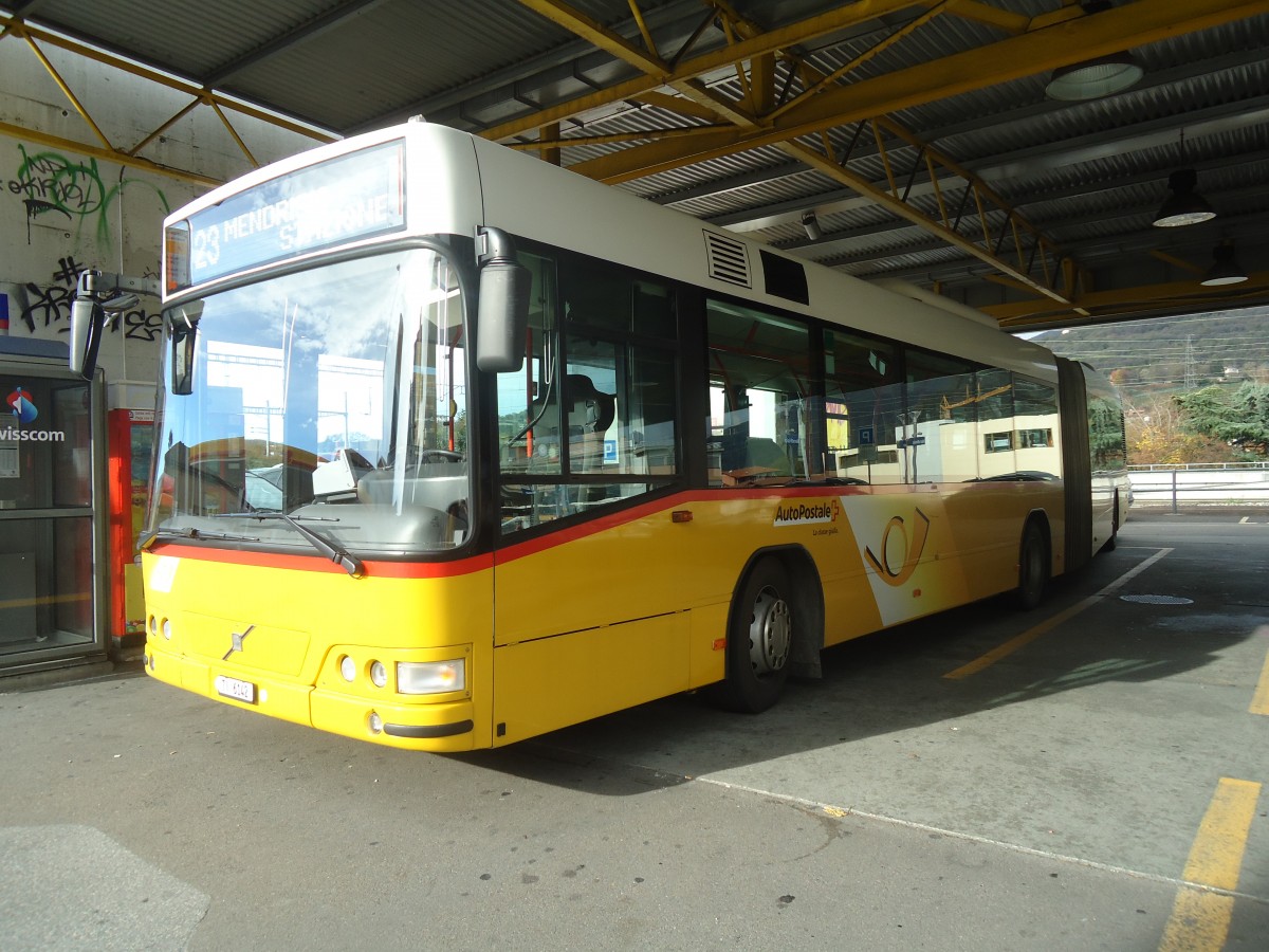 (147'822) - Autopostale, Mendrisio - TI 6142 - Volvo (ex Vorf�hrfahrzeug Volvo, D-Heilbronn) am 6. November 2013 beim Bahnhof Mendrisio