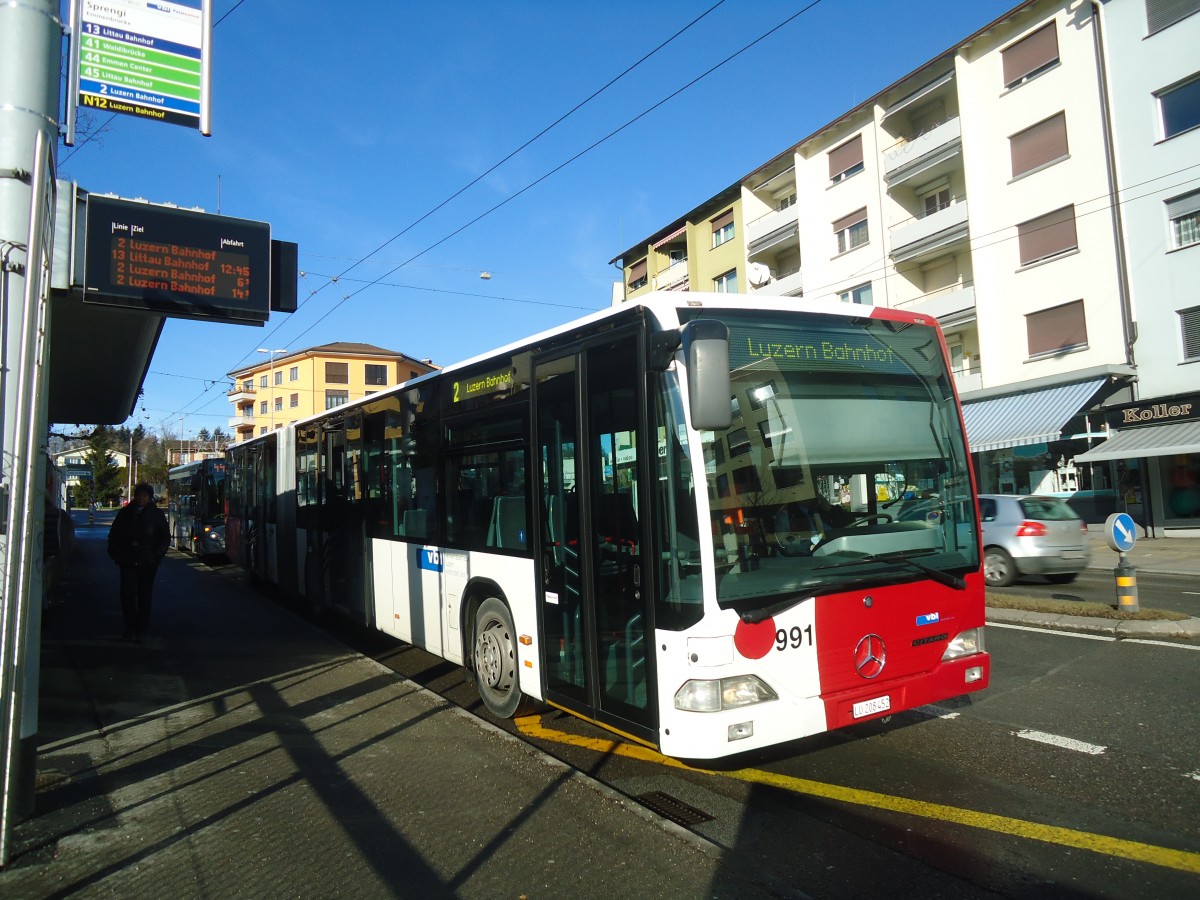 (148'533) - VBL Luzern - Nr. 991/LU 208'452 - Mercedes (ex TPF Fribourg Nr. 132) am 27. Dezember 2013 in Emmenbr�cke, Sprengi