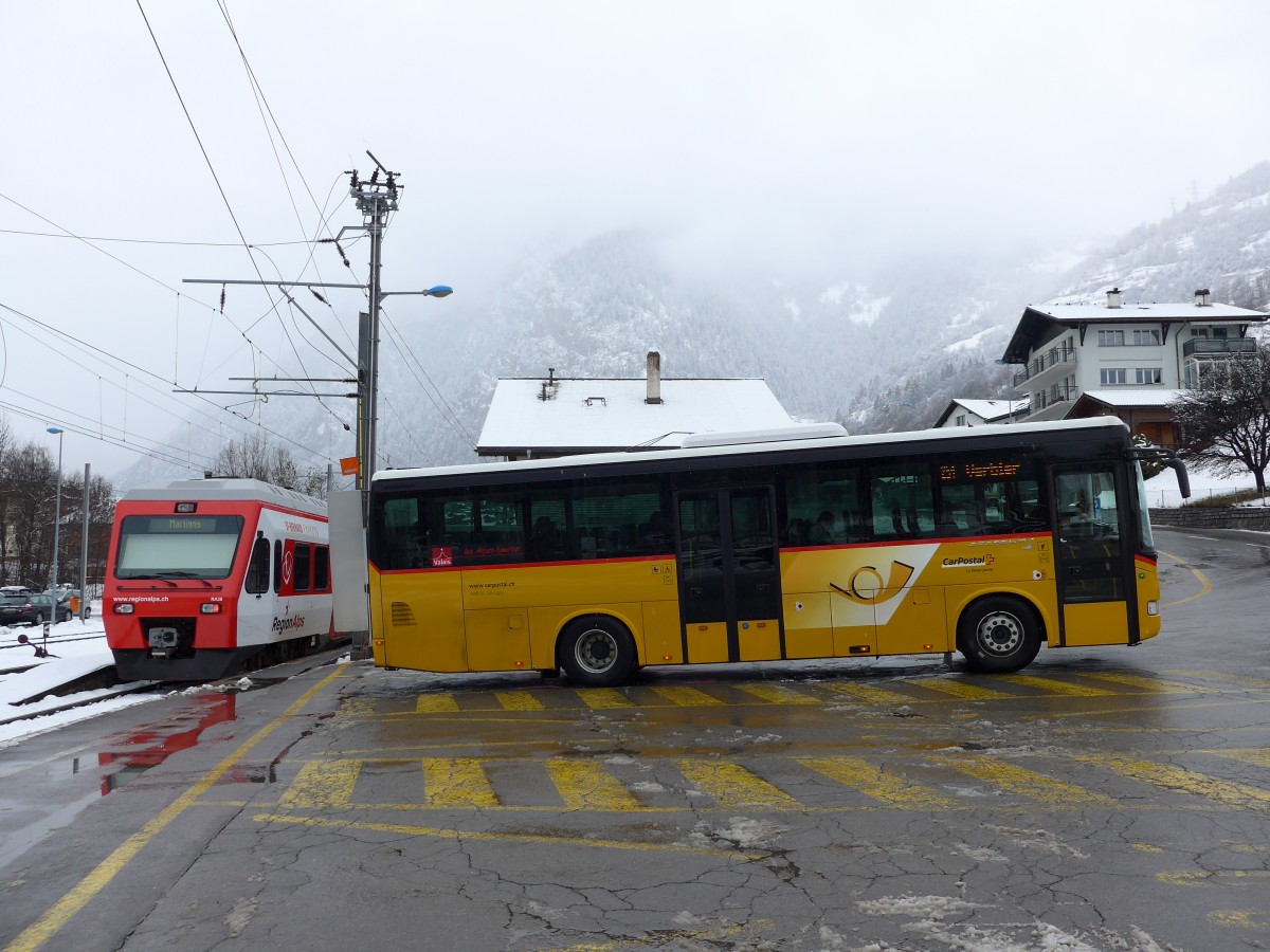 (148'733) - TMR Martigny - Nr. 137/VS 6612 - Irisbus am 2. Februar 2014 beim Bahnhof Le Ch�ble