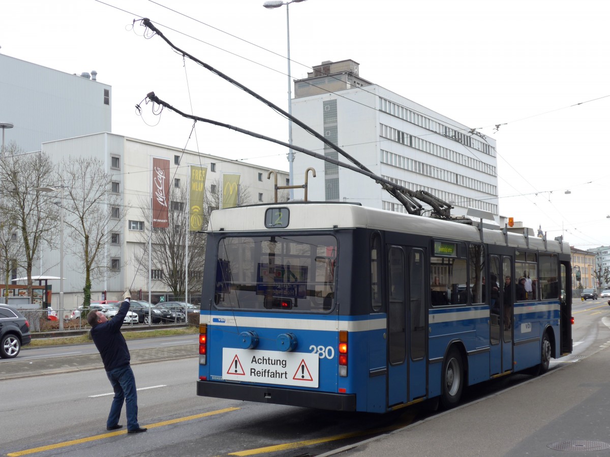 (148'972) - VBL Luzern - Nr. 280 - NAW/R&J-Hess Trolleybus am 16. Februar 2014 in Emmenbr�cke, Seetalplatz