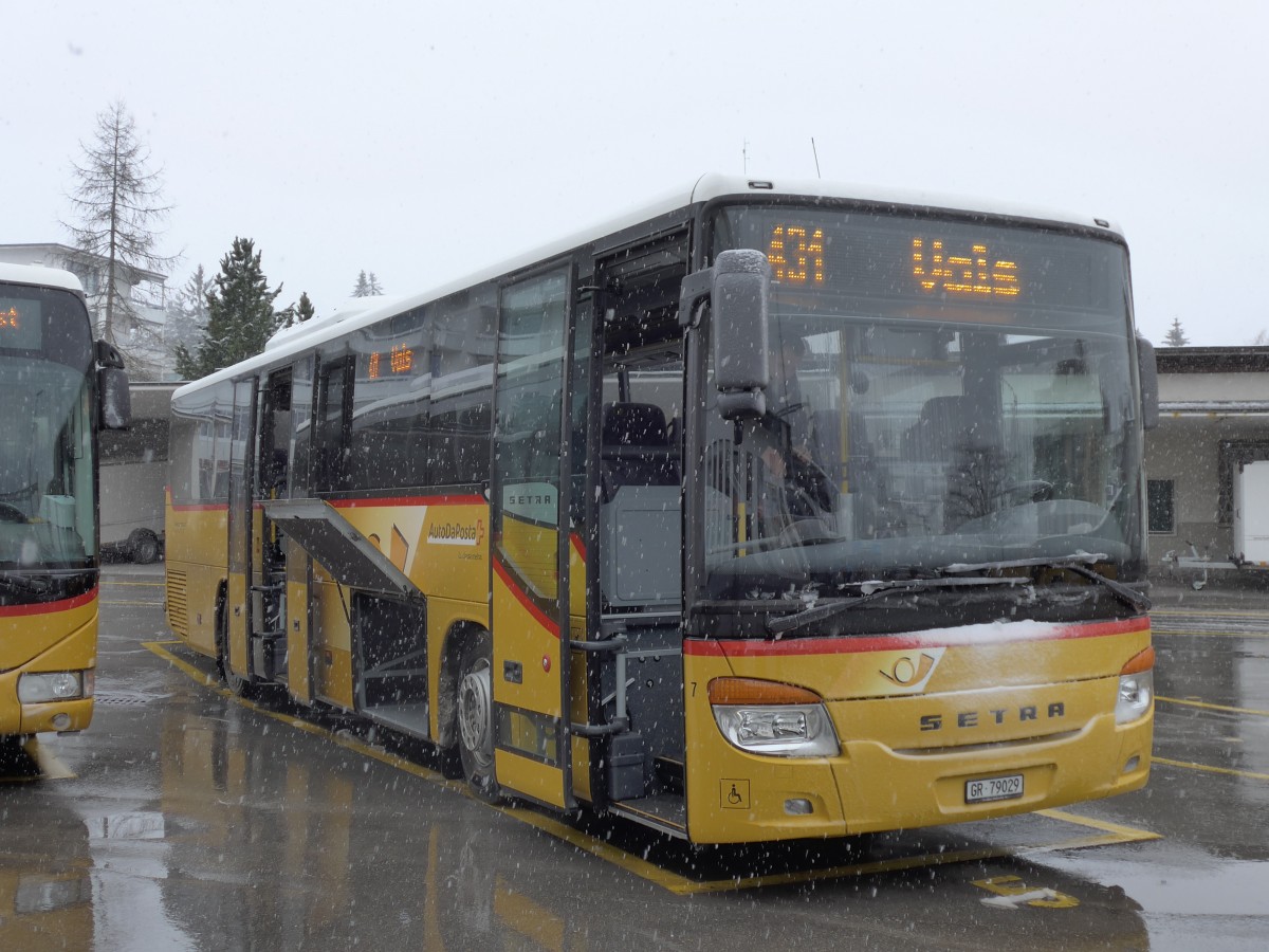 (149'066) - Fontana, Ilanz - Nr. 7/GR 79'029 - Setra am 1. M�rz 2014 beim Bahnhof Ilanz