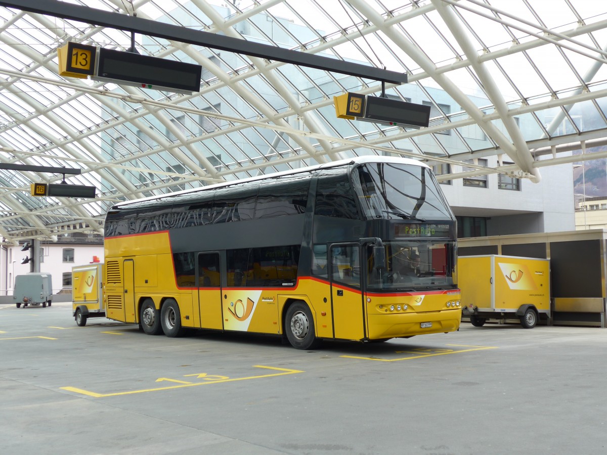 (149'102) - PostAuto Graub�nden - GR 162'999 - Neoplan am 1. M�rz 2014 in Chur, Postautostation