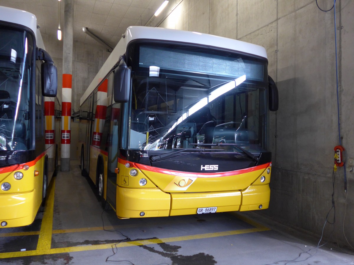 (149'121) - PostAuto Graub�nden - GR 86'897 - Scania/Hess am 1. M�rz 2014 in Chur, Garage
