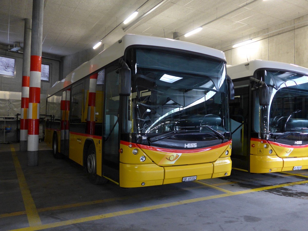 (149'123) - PostAuto Graub�nden - GR 69'102 - Scania/Hess am 1. M�rz 2014 in Chur, Garage
