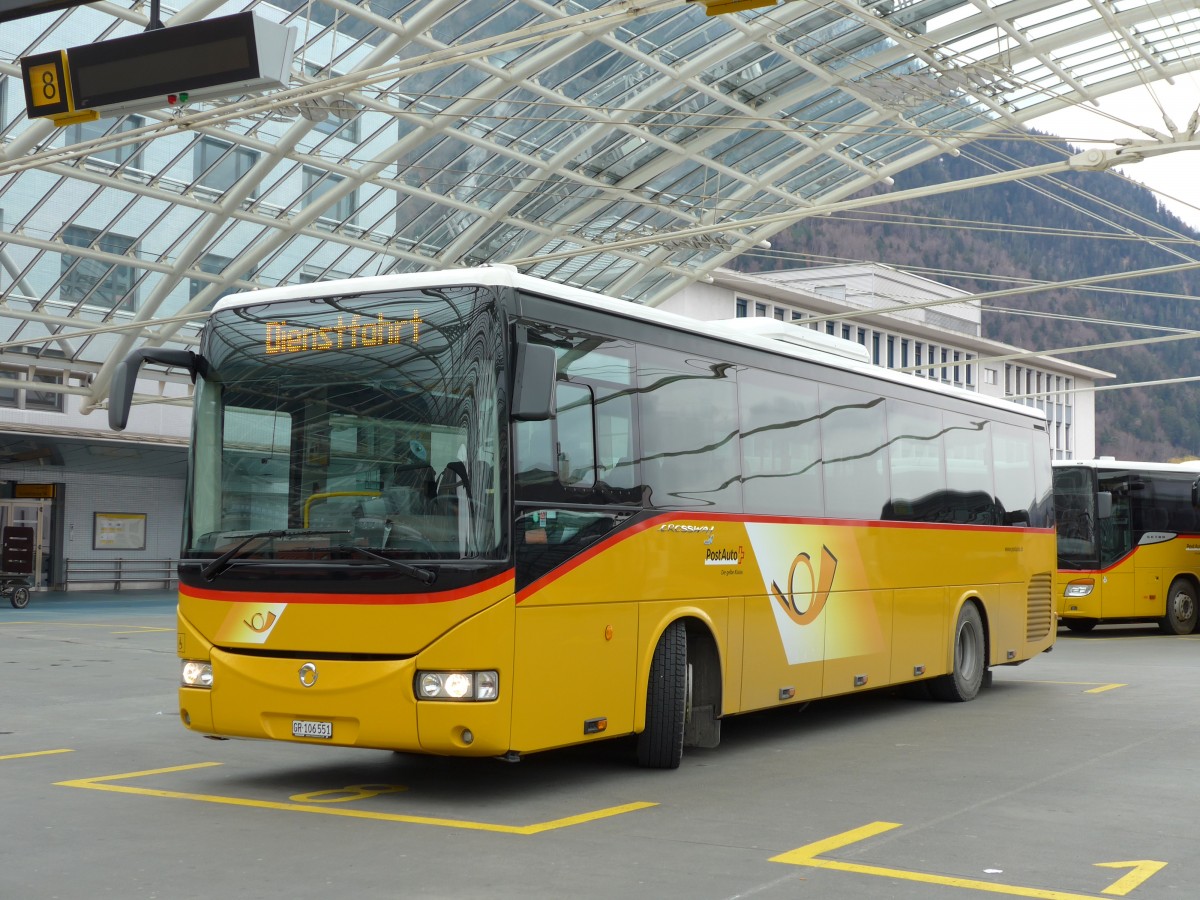 (149'125) - PostAuto Graub�nden - GR 106'551 - Irisbus am 1. M�rz 2014 in Chur, Postautostation