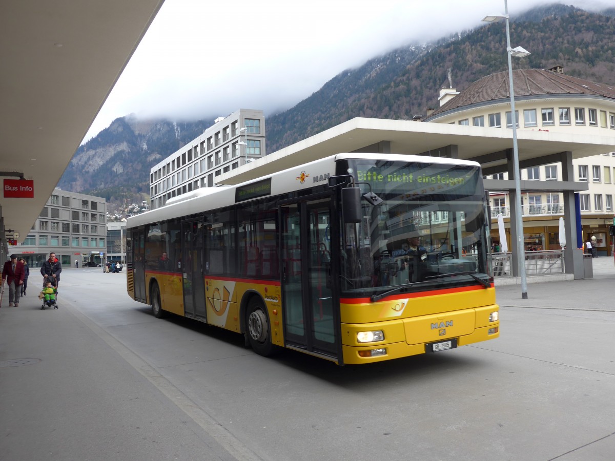 (149'141) - D�nser, Trimmis - GR 7905 - MAN am 1. M�rz 2014 beim Bahnhof Chur