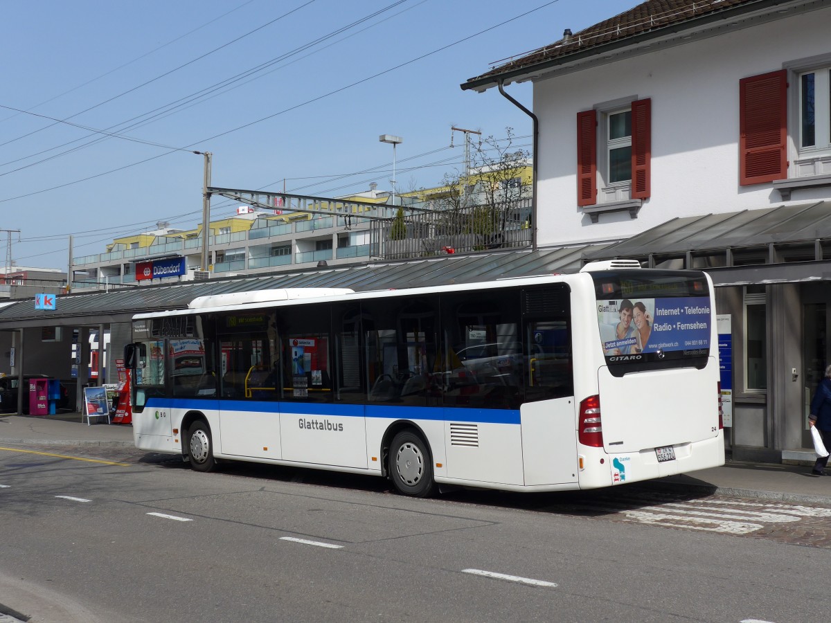 (149'475) - Maag, Kloten - Nr. 24/ZH 556'224 - Mercedes am 31. M�rz 2014 beim Bahnhof D�bendorf