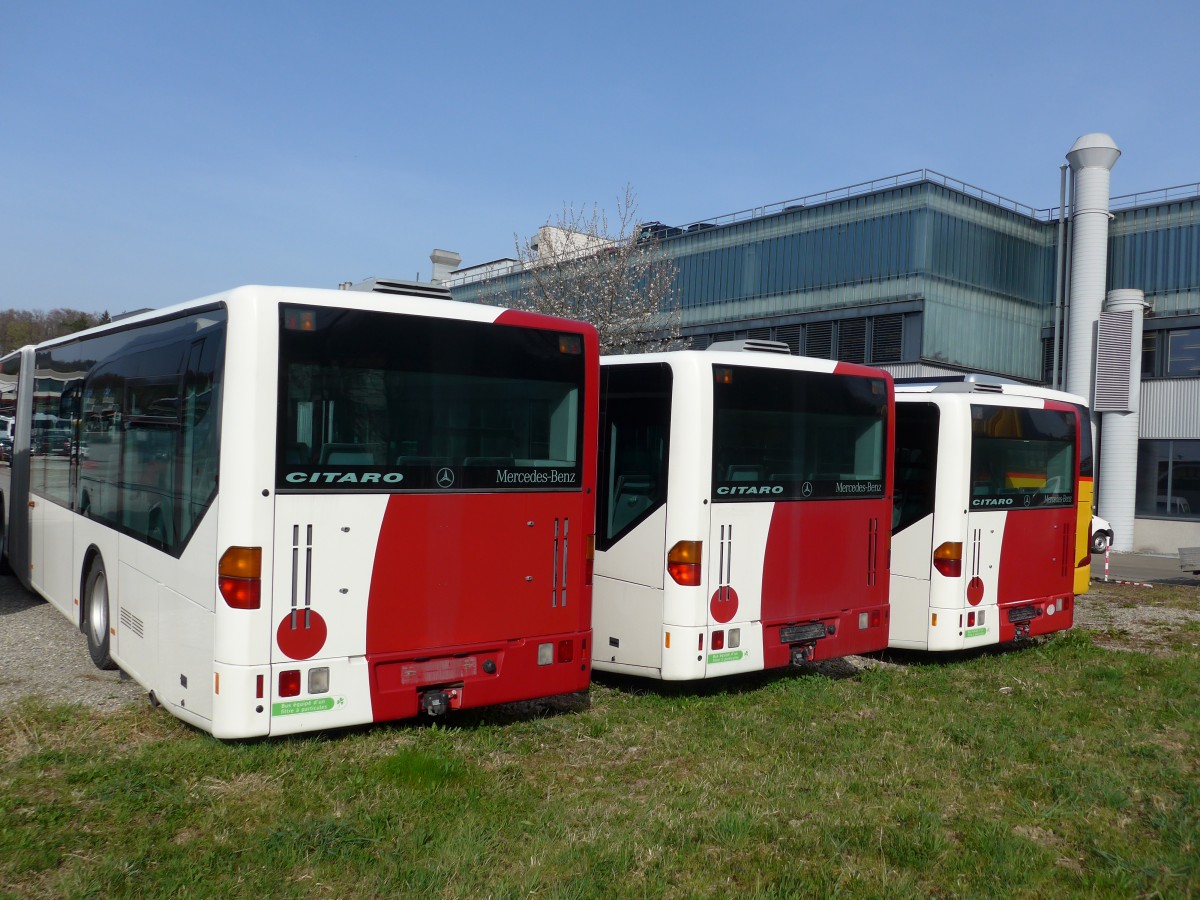 (149'548) - VBL Luzern - Nr. 991 - Mercedes (ex TPF Fribourg Nr. 132) + Nr. 993 - Mercedes (ex TPF Fribourg Nr. 131) + Nr. 992 - Mercedes (ex TPF Fribourg Nr. 139) am 31. M�rz 2014 in Kloten, EvoBus
