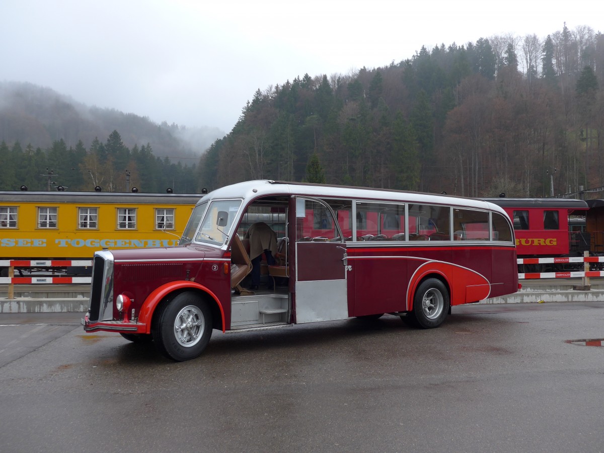 (149'580) - Biegger, Uster - Nr. 2/GL 1393 - Saurer/Lauber (ex T�l�verbier, Verbier Nr. 2; ex Werkbus; ex Rey, Ayent) am 6. April 2014 beim Bahnhof Bauma