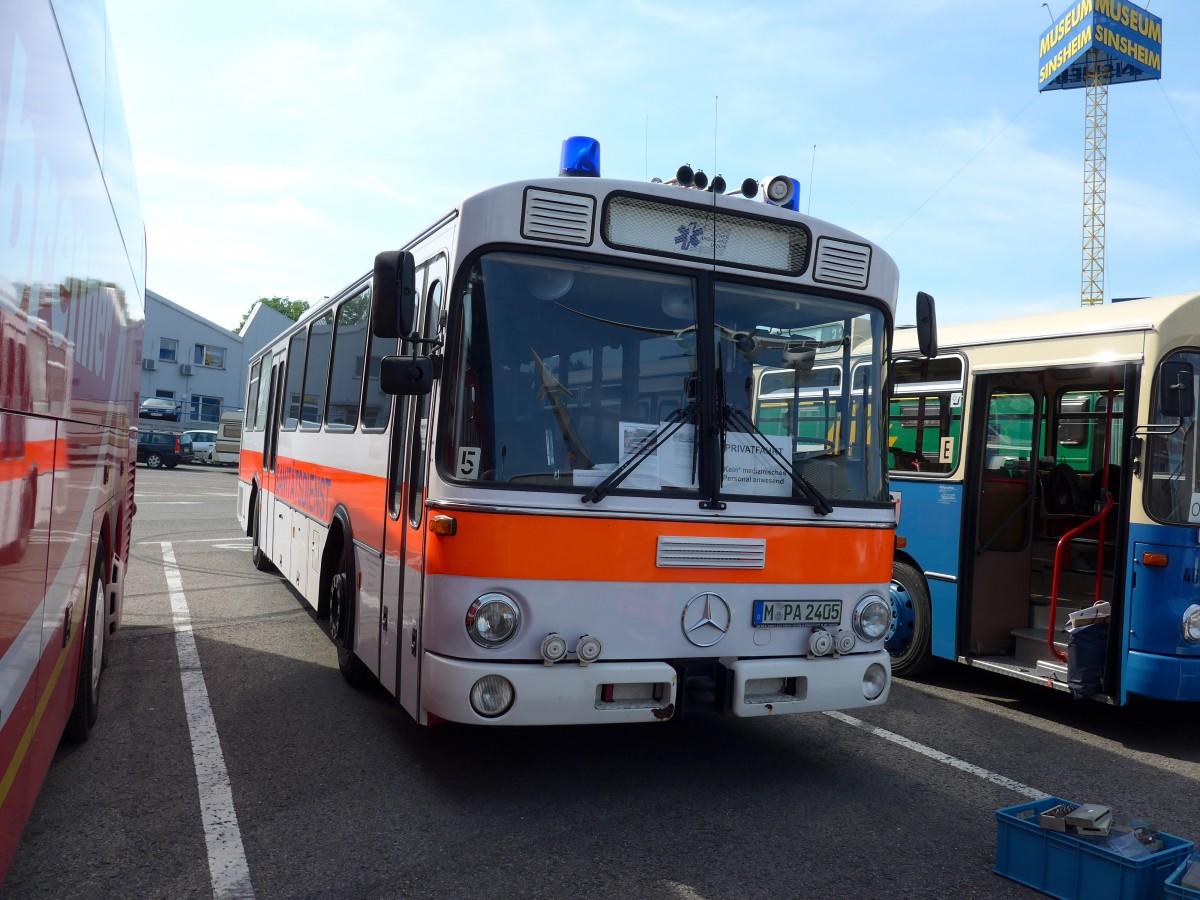 (149'744) - Ambulanz Aicher, M�nchen - M-PA 2405 - Mercedes am 25. April 2014 in Sinsheim, Museum