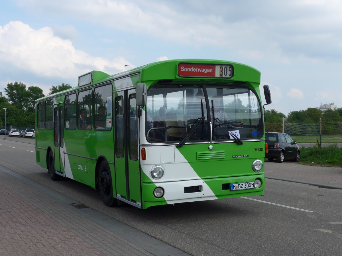 (150'485) - �STRA Hannover - Nr. 7000/H-BZ 305H - Mercedes am 26. April 2014 in Speyer, Technik-Museum