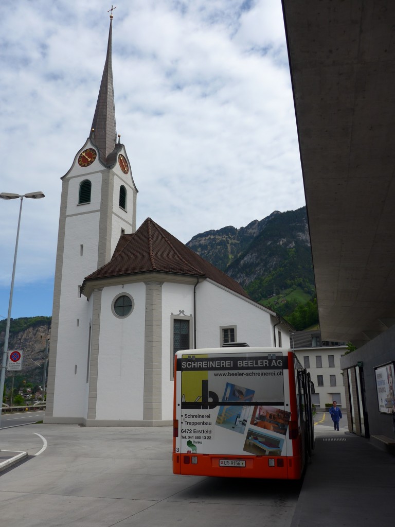 (150'556) - AAGU Altdorf - Nr. 43/UR 9156 - Mercedes am 10. Mai 2014 in Fl�elen, Hauptplatz