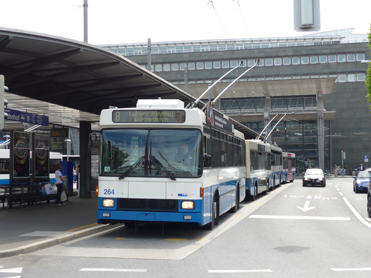 (150'608) - VBL Luzern - Nr. 264 - NAW/R&J-Hess Trolleybus am 10. Mai 2014 beim Bahnhof Luzern