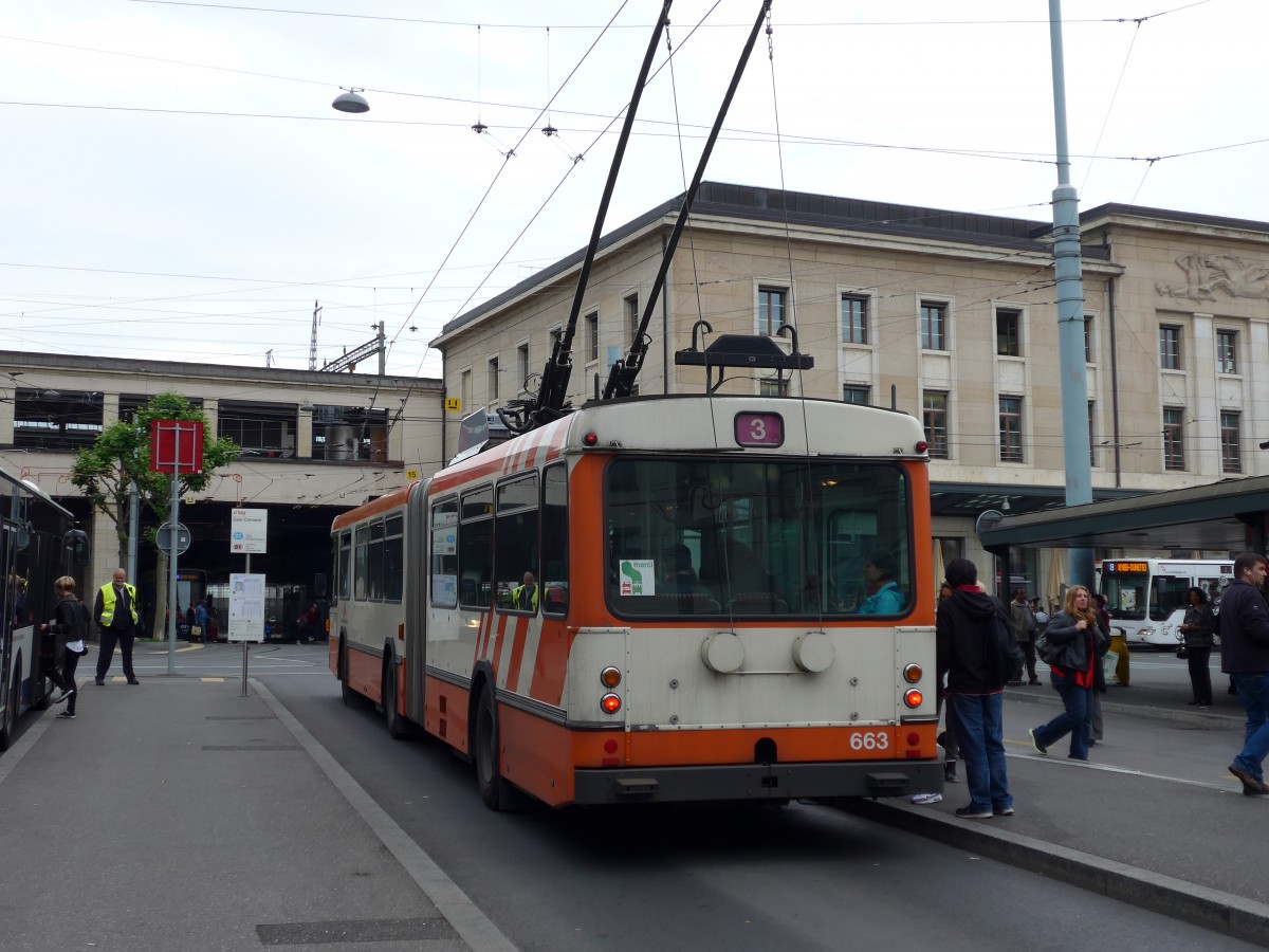 (150'773) - TPG Gen�ve - Nr. 663 - Saurer/Hess Gelenktrolleybus am 26. Mai 2014 beim Bahnhof Gen�ve