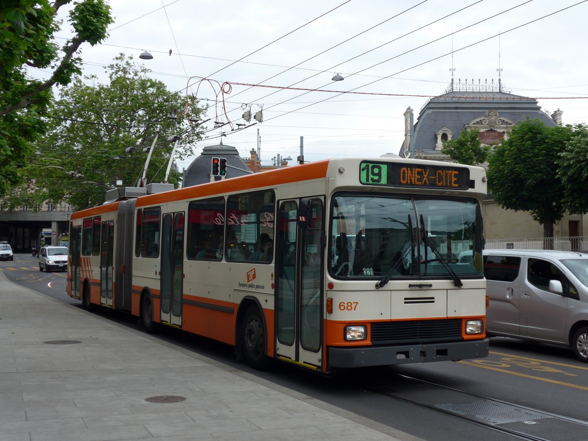 (150'790) - TPG Gen�ve - Nr. 687 - NAW/Hess Gelenktrolleybus am 26. Mai 2014 in Gen�ve, Place des Vingt-Deux-Cantons