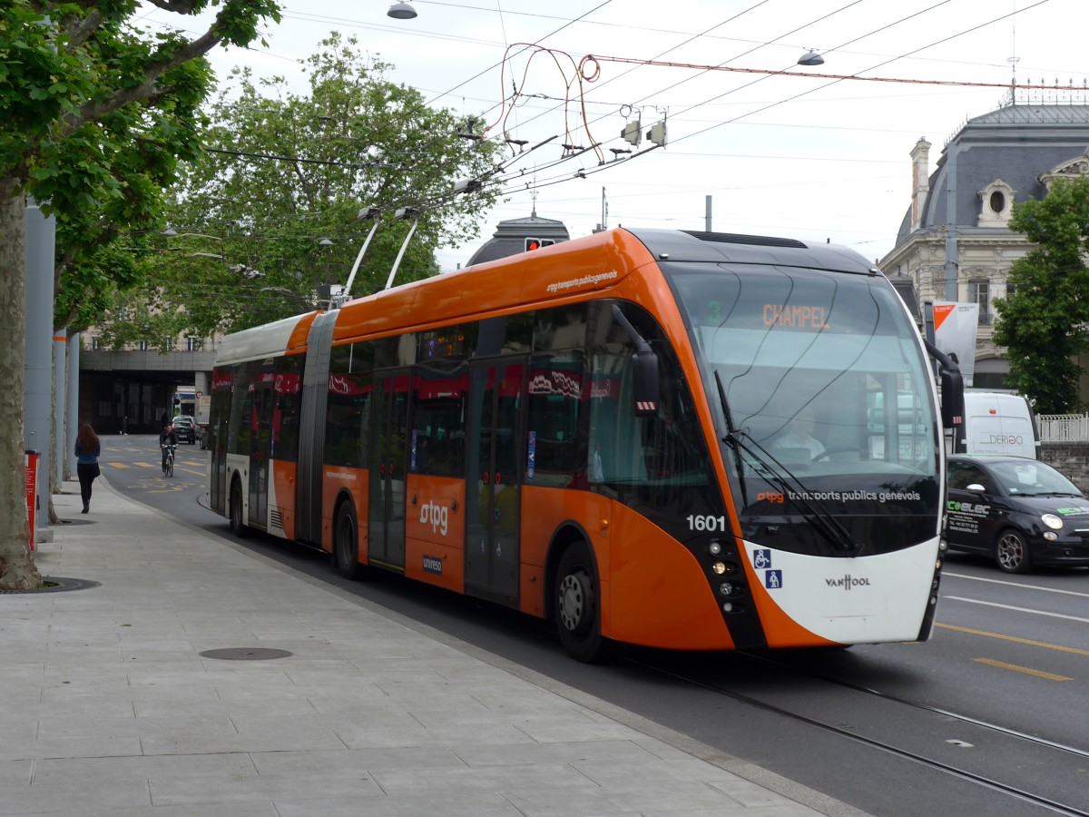 (150'798) - TPG Gen�ve - Nr. 1601 - Van Hool Gelenktrolleybus am 26. Mai 2014 in Gen�ve, Place des Vingt-Deux-Cantons
