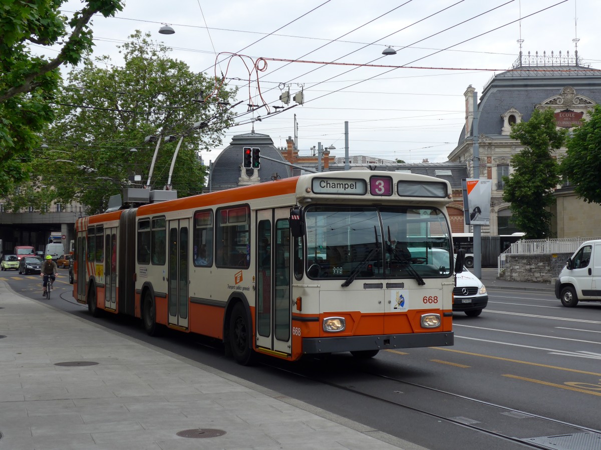 (150'805) - TPG Gen�ve - Nr. 668 - Saurer/Hess Gelenktrolleybus am 26. Mai 2014 in Gen�ve, Place des Vingt-Deux-Cantons