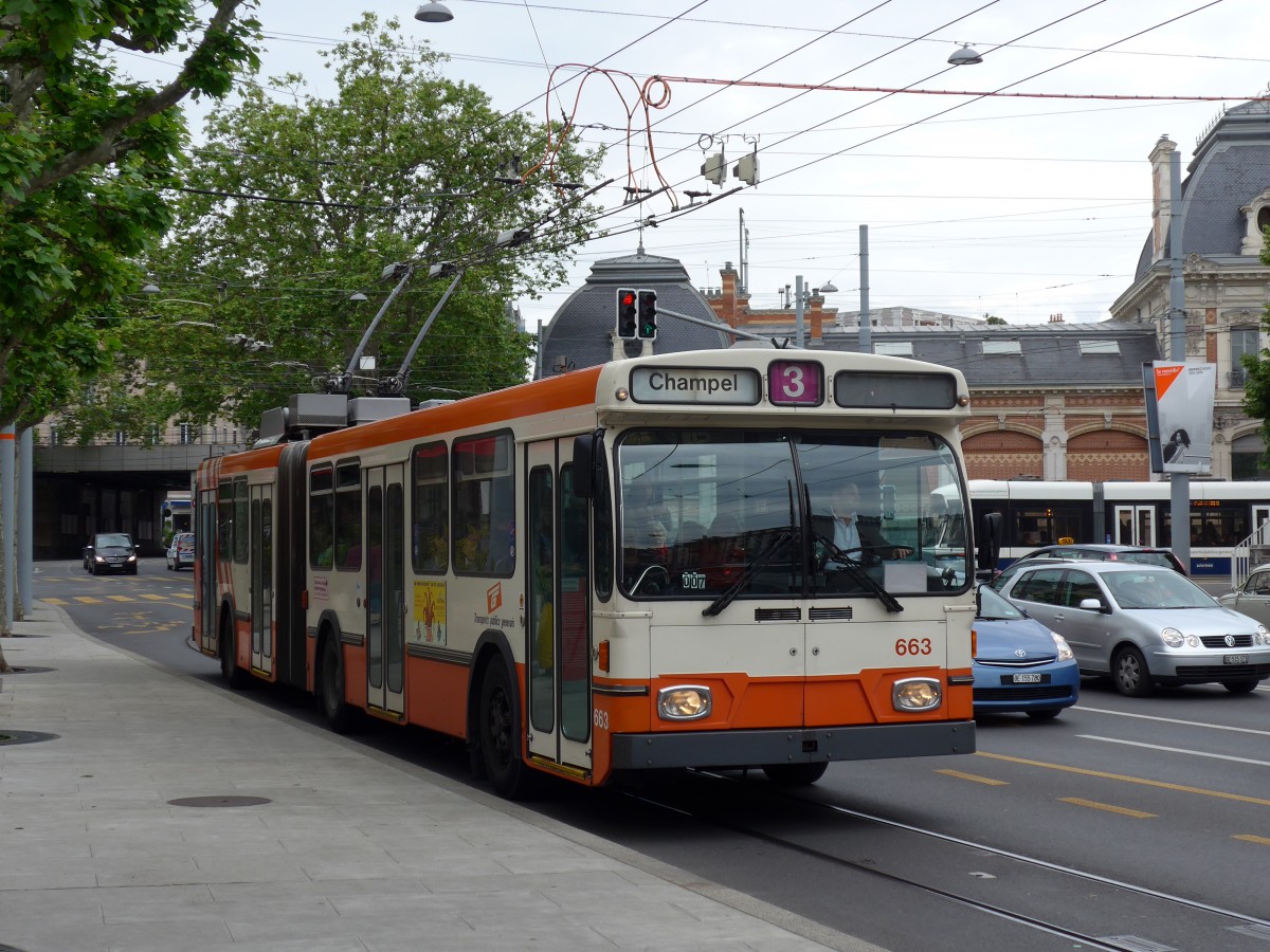 (150'812) - TPG Gen�ve - Nr. 663 - Saurer/Hess Gelenktrolleybus am 26. Mai 2014 in Gen�ve, Place des Vingt-Deux-Cantons