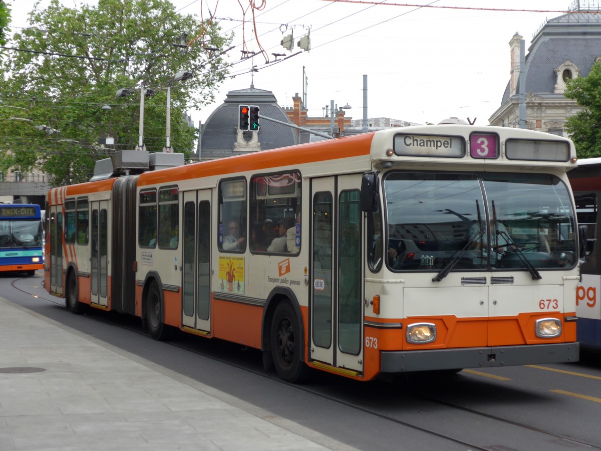 (150'819) - TPG Gen�ve - Nr. 673 - Saurer/Hess Gelenktrolleybus am 26. Mai 2014 in Gen�ve, Place des Vingt-Deux-Cantons