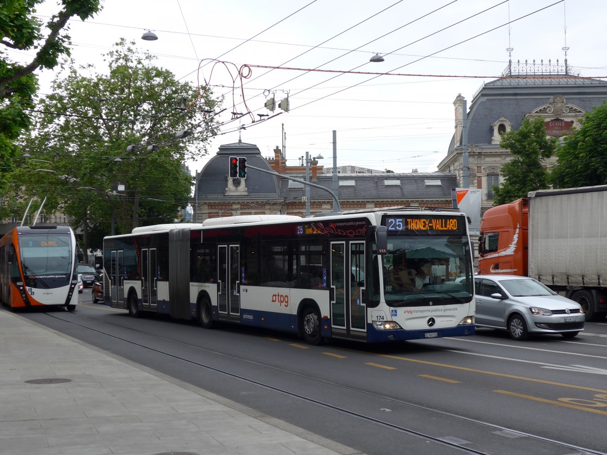 (150'833) - TPG Gen�ve - Nr. 174/GE 960'558 - Mercedes am 26. Mai 2014 in Gen�ve, Place des Vingt-Deux-Cantons