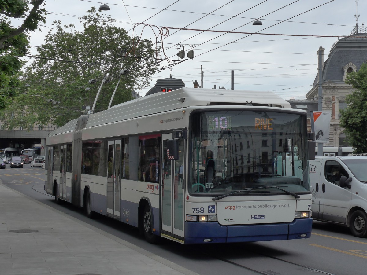 (150'836) - TPG Gen�ve - Nr. 758 - Hess/Hess Gelenktrolleybus am 26. Mai 2014 in Gen�ve, Place des Vingt-Deux-Cantons