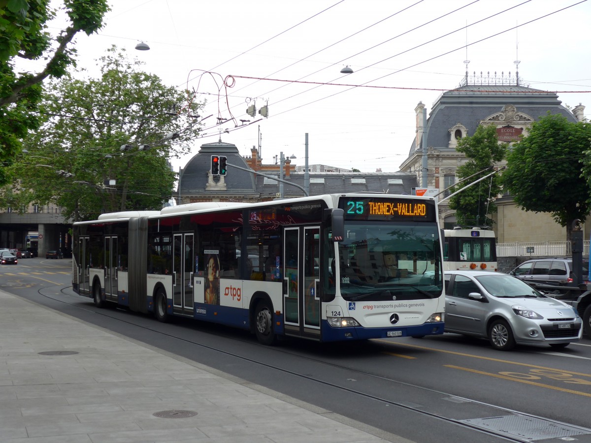 (150'844) - TPG Gen�ve - Nr. 124/GE 960'508 - Mercedes am 26. Mai 2014 in Gen�ve, Place des Vingt-Deux-Cantons