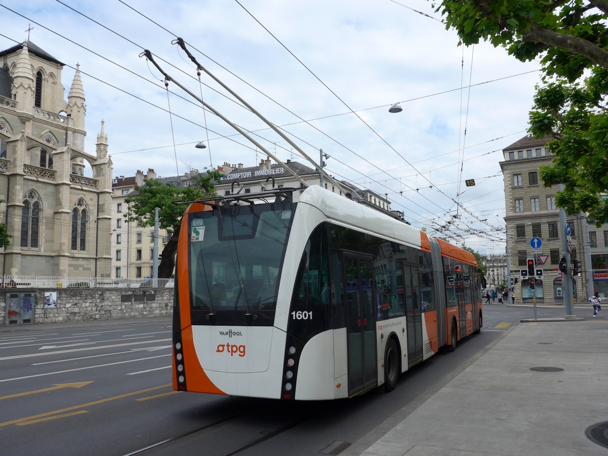 (150'886) - TPG Gen�ve - Nr. 1601 - Van Hool Gelenktrolleybus am 26. Mai 2014 in Gen�ve, Place des Vingt-Deux-Cantons