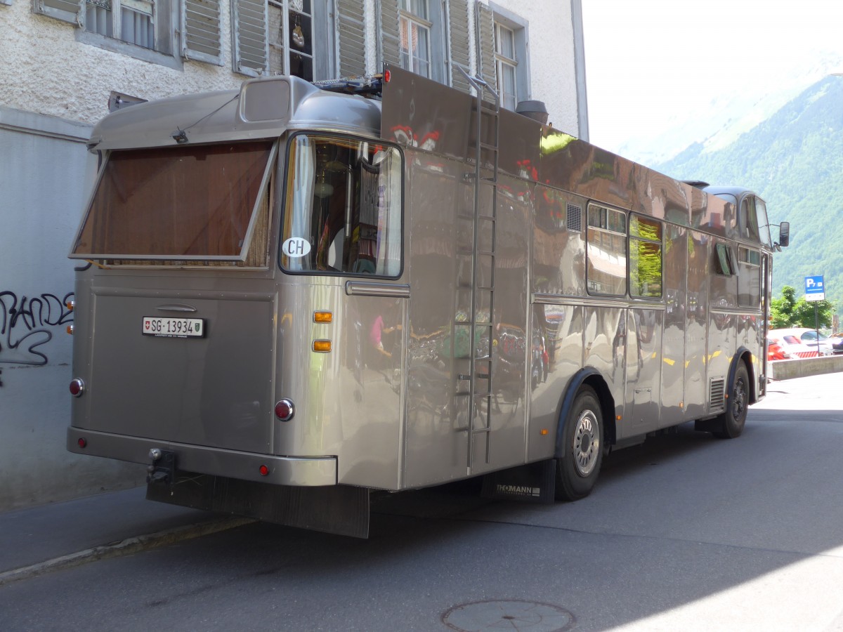 (151'376) - Schneider, Schmerikon - SG 13'934 - FBW/T�scher Hochlenker (ex Basler, Hofstetten; ex VBZ Z�rich Nr. 244) am 8. Juni 2014 in Brienz, OiO