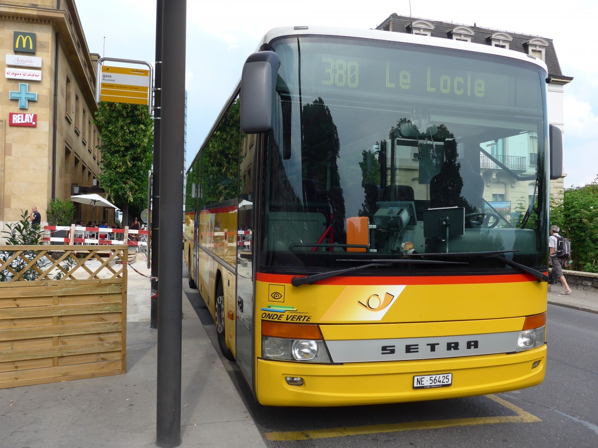 (151'519) - CarPostal Ouest - NE 56'425 - Setra (ex JU 29'866) am 12. Juni 2014 beim Bahnhof Neuch�tel