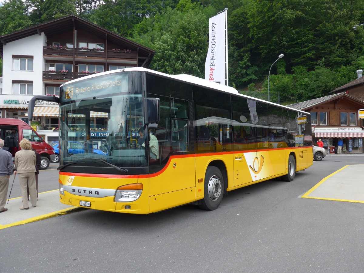 (151'550) - Fl�ck, Brienz - Nr. 3/BE 568'700 - Setra am 15. Juni 2014 beim Bahnhof Brienz