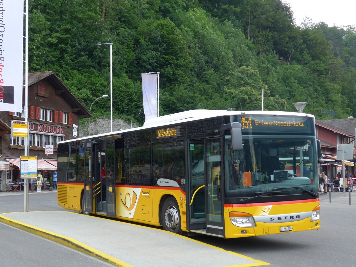 (151'551) - Fl�ck, Brienz - Nr. 3/BE 568'700 - Setra am 15. Juni 2014 beim Bahnhof Brienz