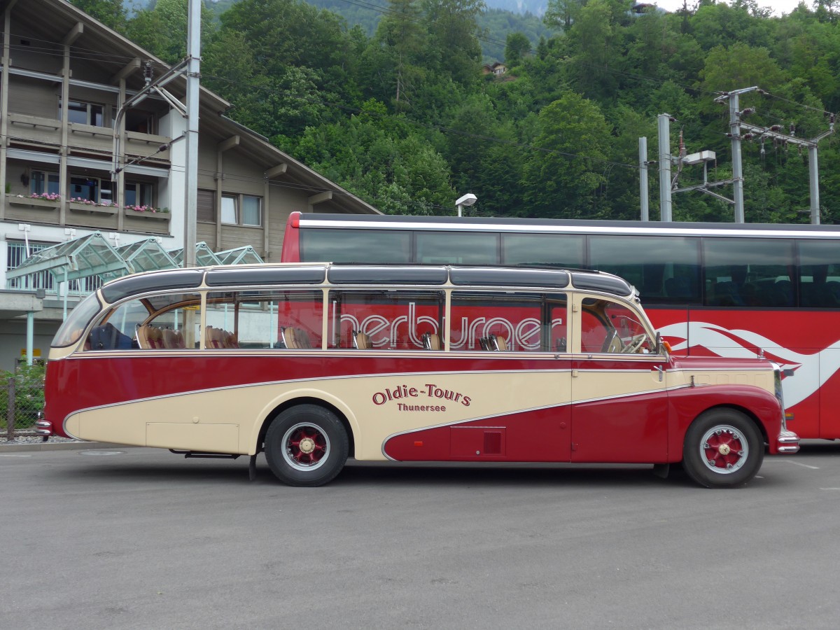 (151'561) - Reusser, Thun - BE 8484 - Saurer/R&J (ex H�sler, Menziken) am 15. Juni 2014 beim Bahnhof Brienz