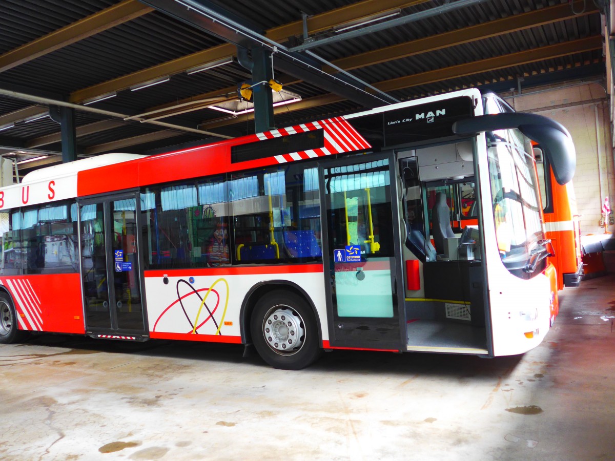 (151'814) - AS Engi - Nr. 2/GL 7702 - MAN (ex WilMobil, Wil Nr. 255; ex Vorf�hrfahrzeug) am 23. Juni 2014 in Engi, Garage (Teilaufnahme)