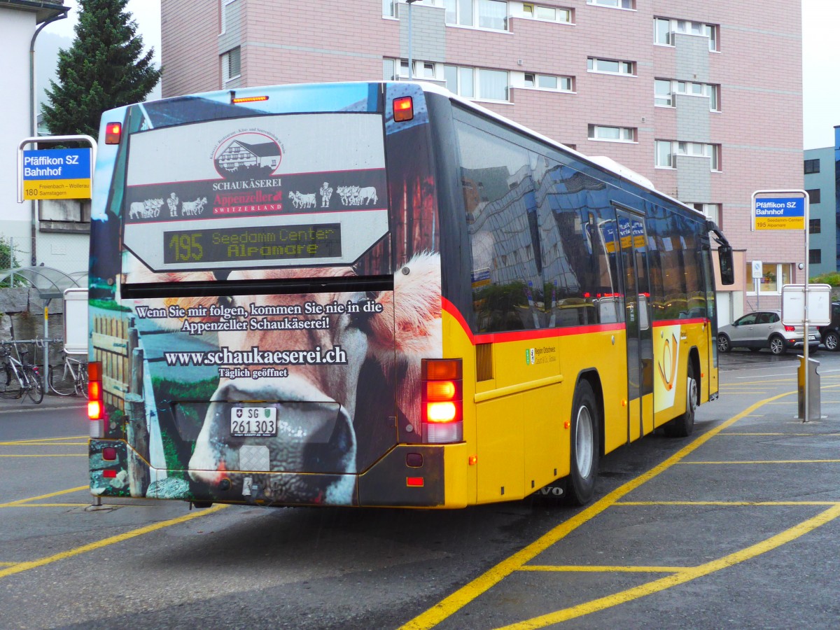 (151'830) - Casutt, Gossau - SG 261'303 - Volvo am 23. Juni 2014 beim Bahnhof Pf�ffikon (Einsatz Schuler)