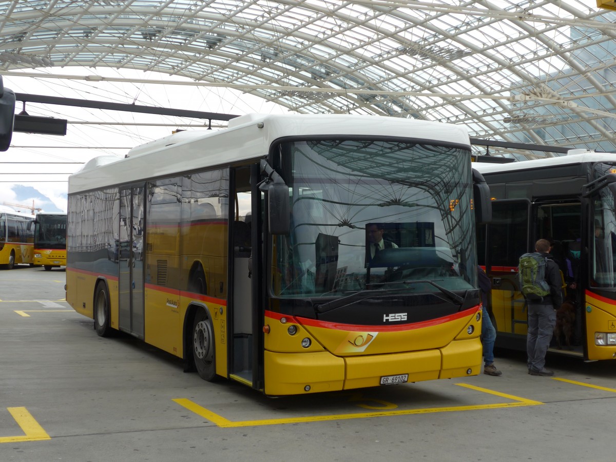 (155'136) - PostAuto Graub�nden - GR 69'102 - Scania/Hess am 13. September 2014 in Chur, Postautostation
