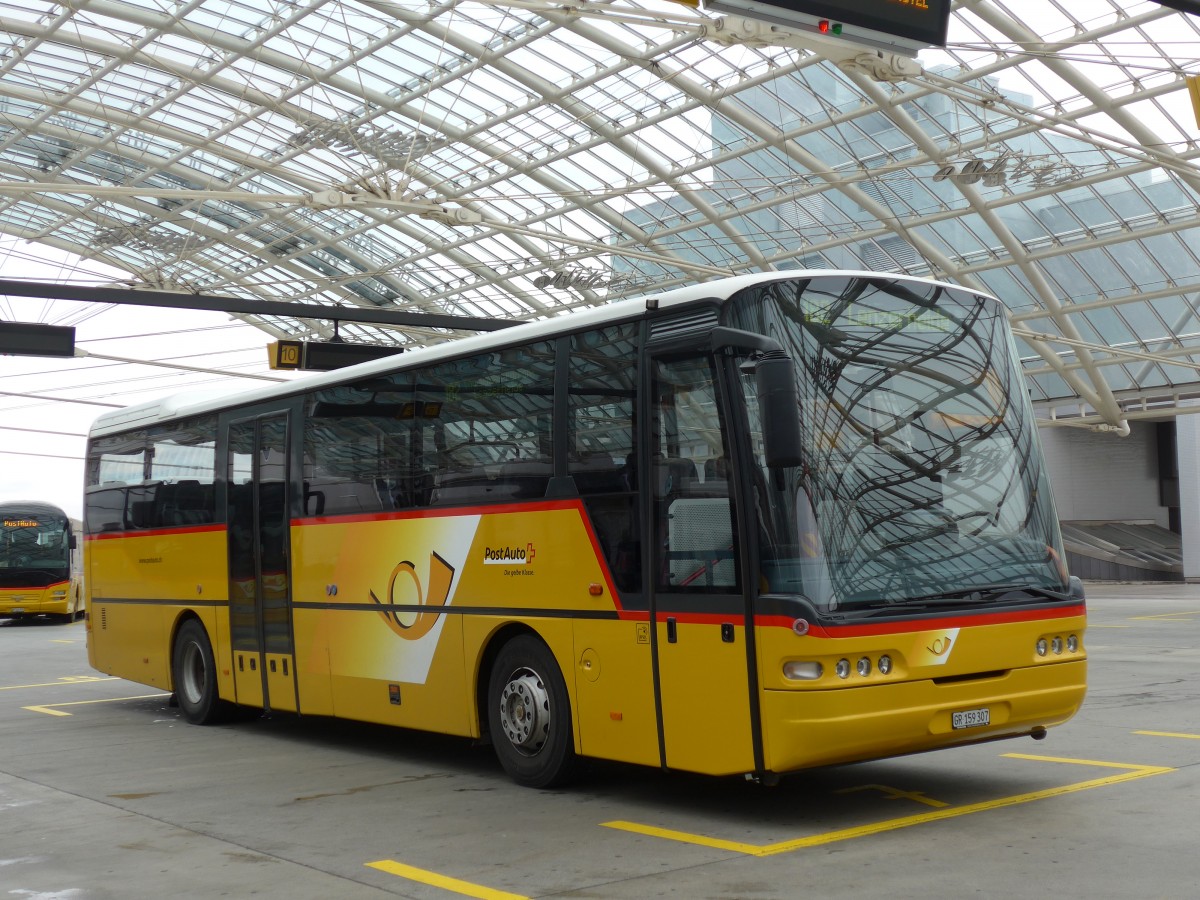 (155'145) - PostAuto Graub�nden - GR 159'307 - Neoplan (ex P 25'150) am 13. September 2014 in Chur, Postautostation