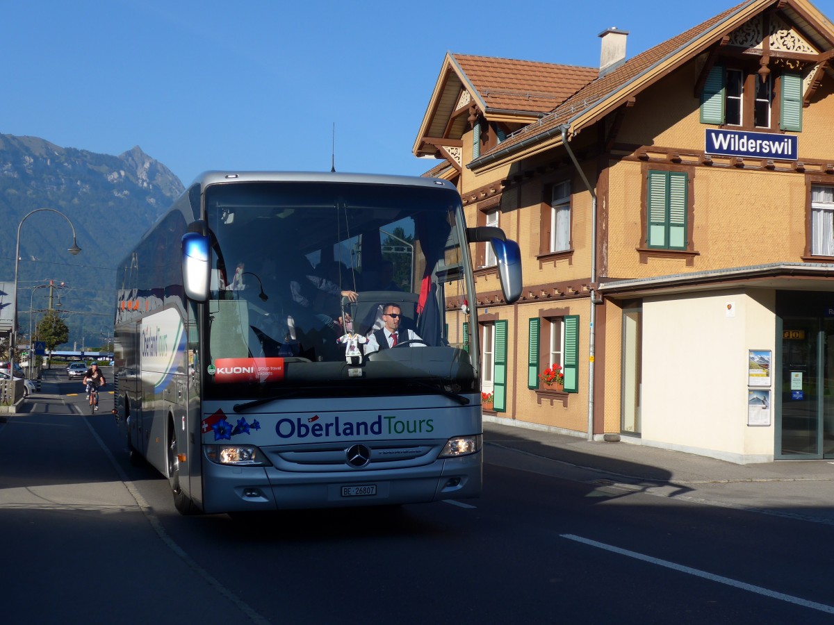(155'346) - Oberland Tours, Grindelwald - Nr. 44/BE 26'807 - Mercedes (ex Vorf�hrfahrzeug Fussball WM 2012) am 23. September 2014 beim Bahnhof Wilderswil