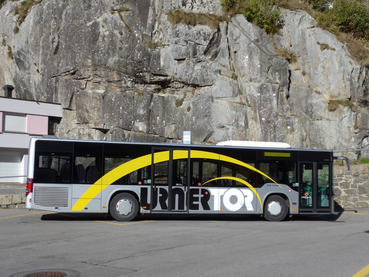 (156'359) - AAGU Altdorf - Nr. 57/UR 9347 - Setra am 31. Oktober 2014 beim Bahnhof G�schenen