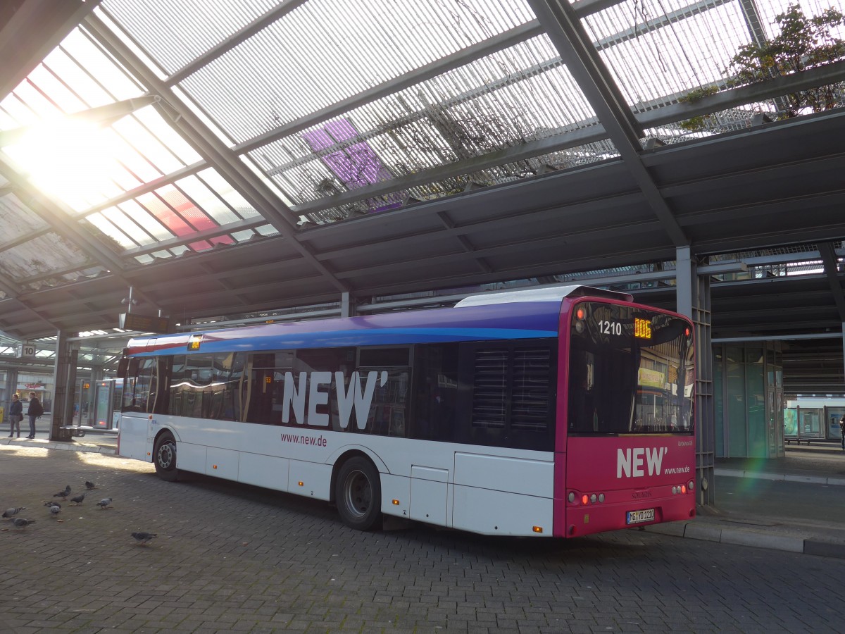 (157'329) - M�Bus, M�nchengladbach - Nr. 1210/MG-YD 1210 - Solaris am 22. November 2014 beim Hauptbahnhof M�nchengladbach