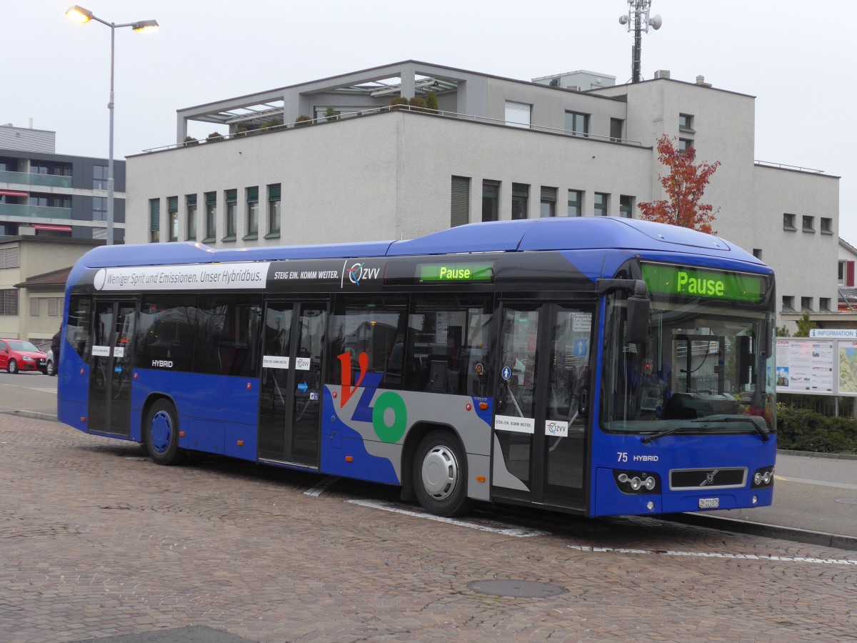 (157'549) - VZO Gr�ningen - Nr. 75/ZH 221'075 - Volvo am 26. November 2014 beim Bahnhof Wetzikon