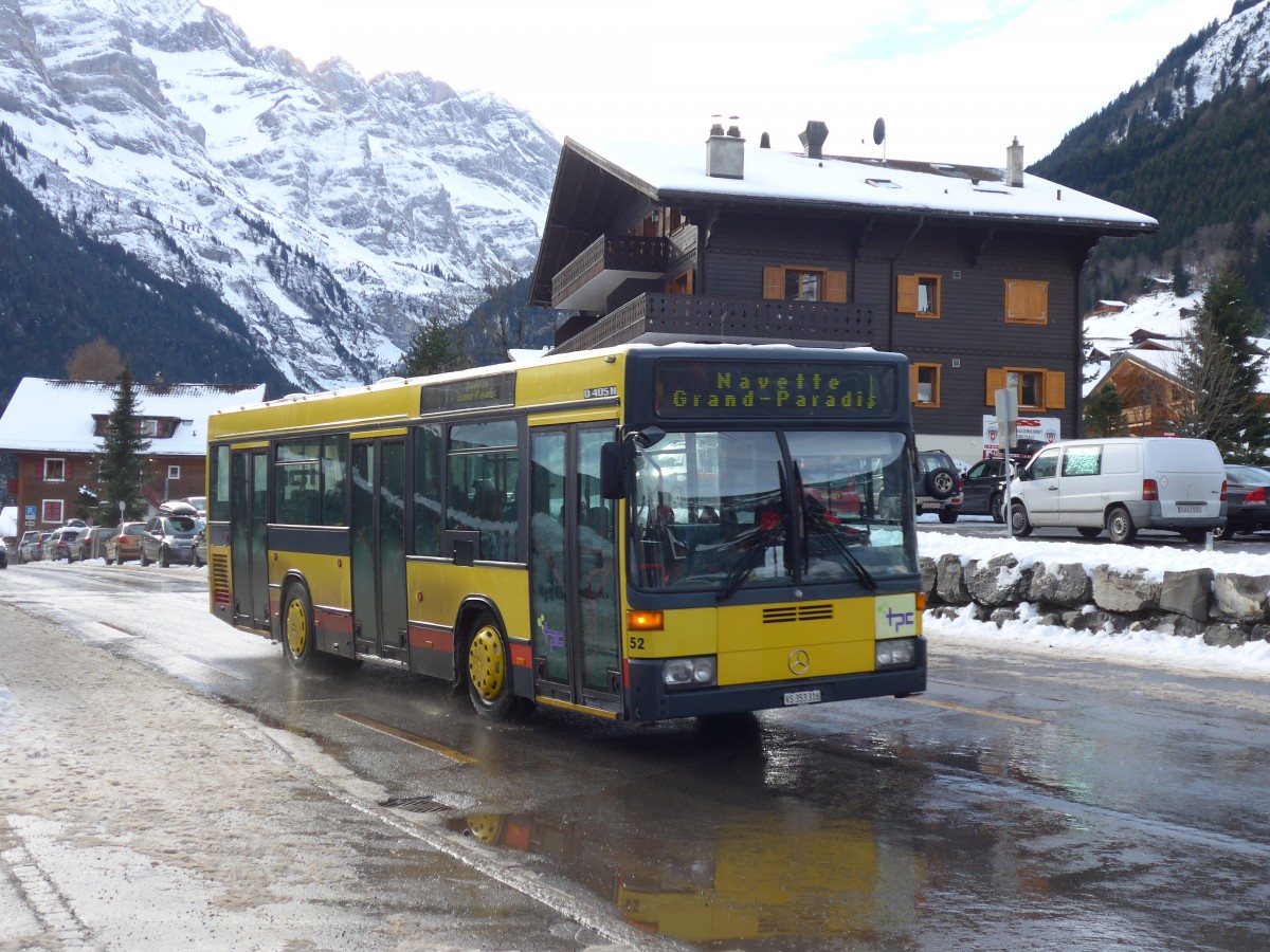 (158'132) - TPC Aigle - Nr. 52/VS 353'316 - Mercedes (ex AAGL Liestal Nr. 52) am 2. Januar 2015 beim Bahnhof Champ�ry