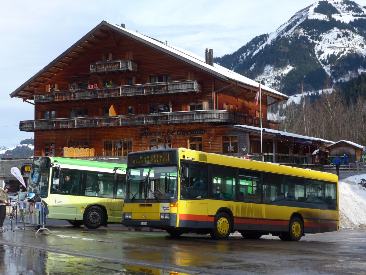 (158'138) - TPC Aigle - Nr. 52/VS 353'316 - Mercedes (ex AAGL Liestal Nr. 52) am 2. Januar 2015 beim Bahnhof Champ�ry