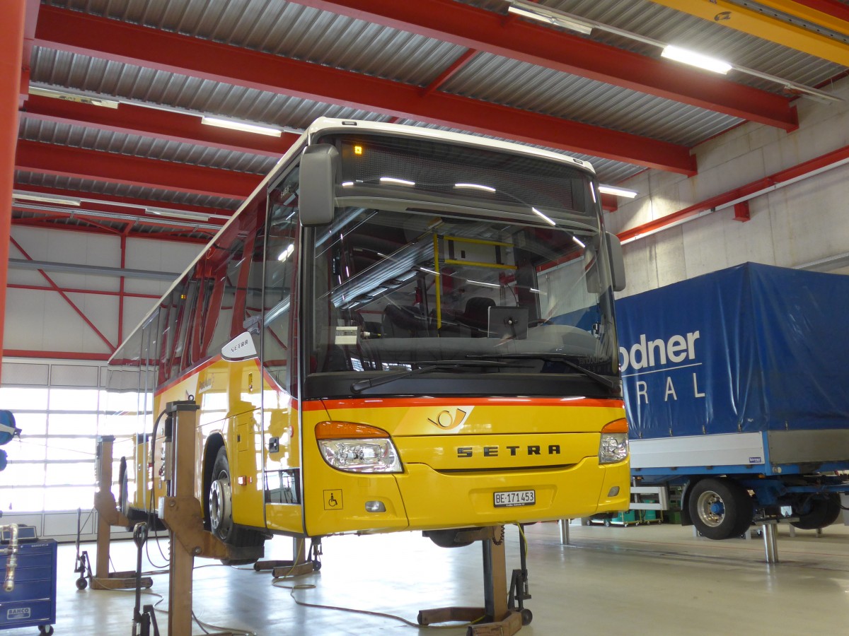 (158'477) - AVG Meiringen - Nr. 73/BE 171'453 - Setra am 24. Januar 2015 in Frutigen, Garage AFA
