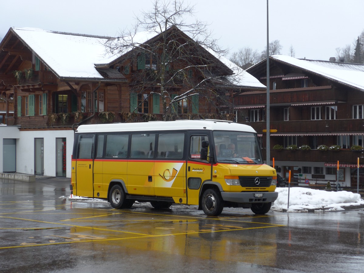 (158'875) - K�bli, Gstaad - Nr. 8/BE 305'545 - Mercedes/Kusters am 23. Februar 2015 beim Bahnhof Gstaad