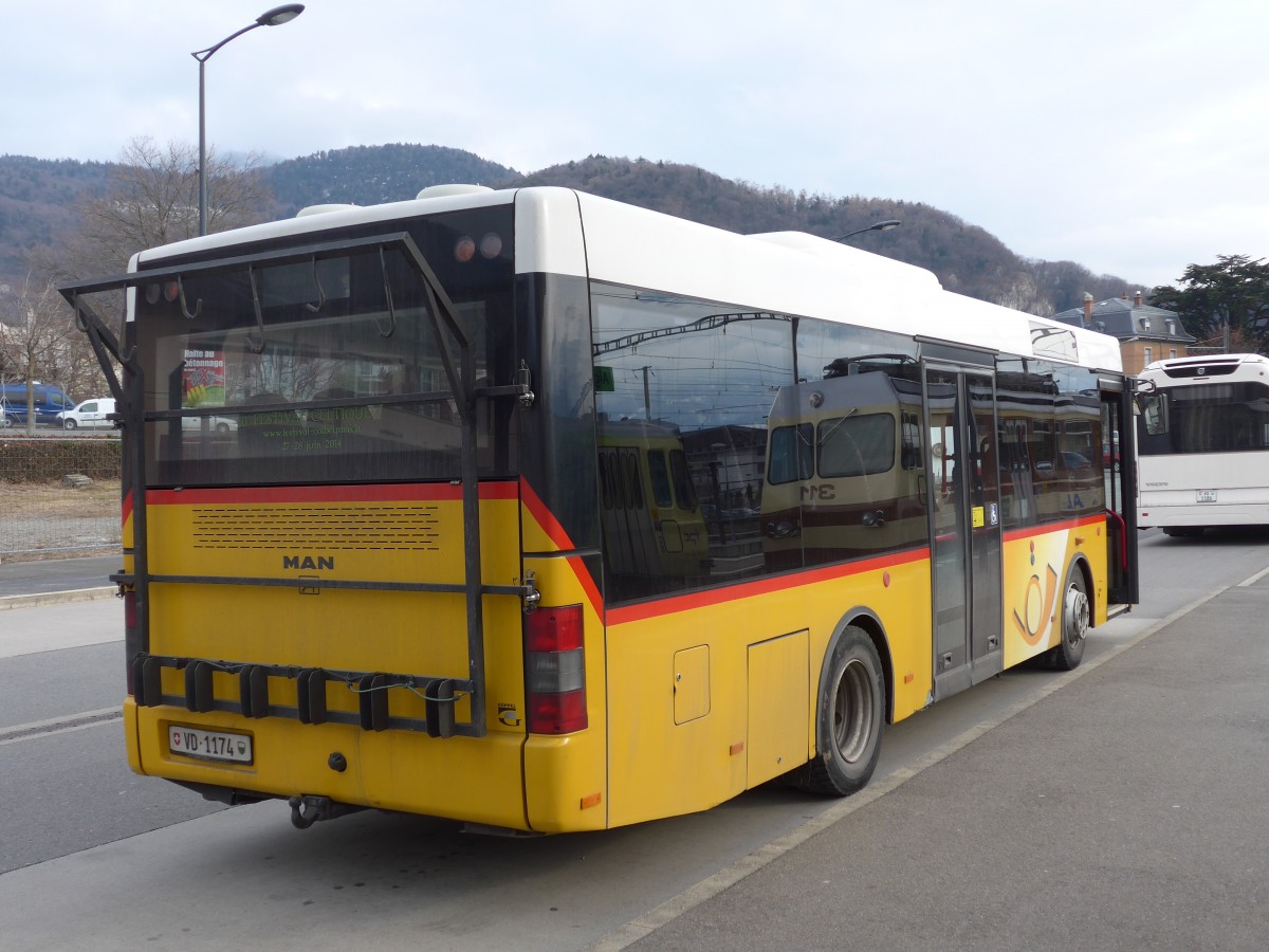 (158'912) - TPC Aigle - VD 1174 - MAN/G�ppel am 28. Februar 2015 beim Bahnhof Aigle
