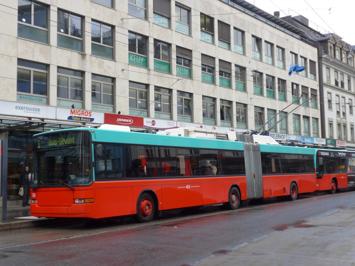 (158'958) - VB Biel - Nr. 82 - NAW/Hess Gelenktrolleybus am 2. M�rz 2015 in Biel, Guisanplatz