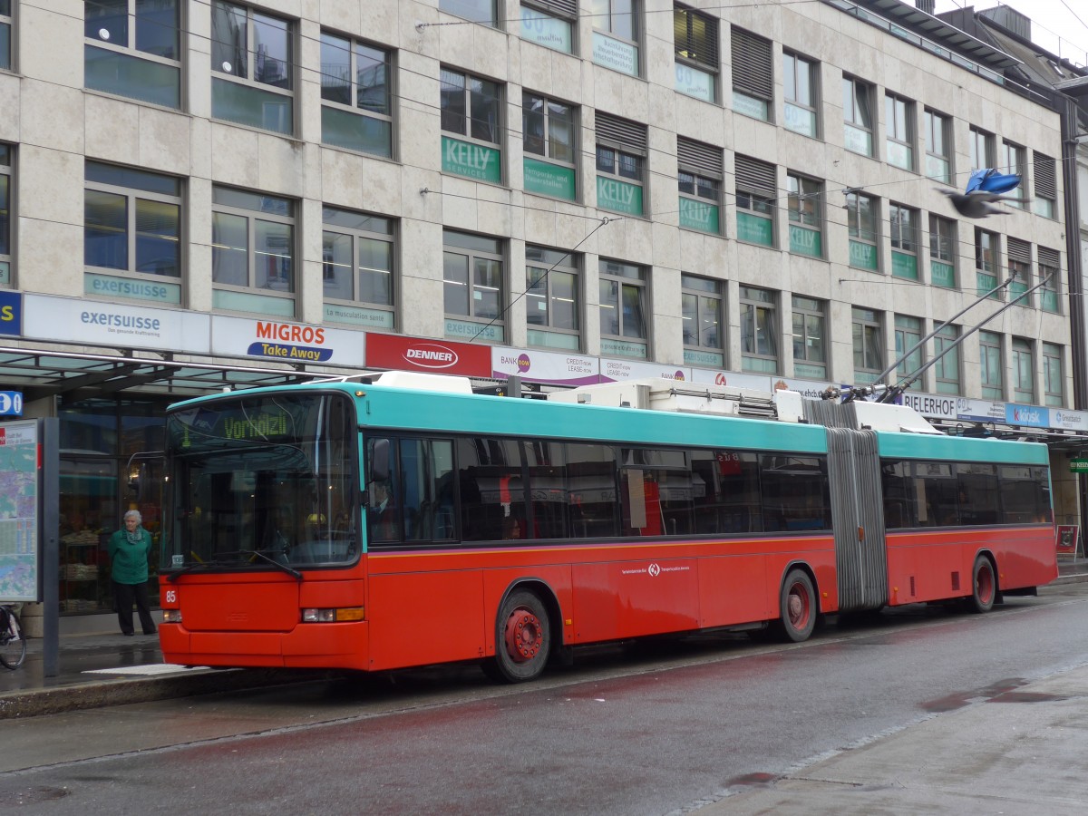 (158'971) - VB Biel - Nr. 85 - NAW/Hess Gelenktrolleybus am 2. M�rz 2015 in Biel, Guisanplatz