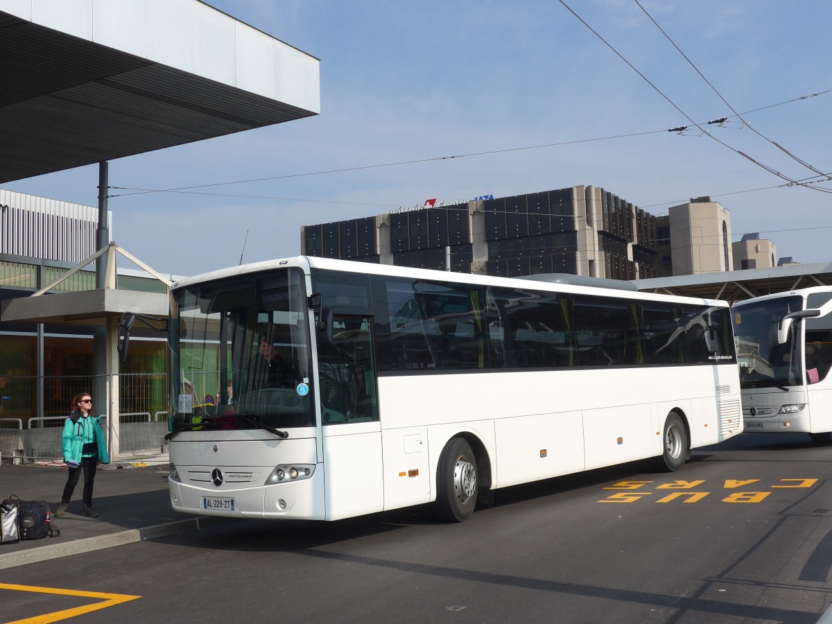 (159'077) - Aus Frankreich: Jacquet, Marnaz - AL 229 ZT - Mercedes am 14. M�rz 2015 in Gen�ve, A�roport