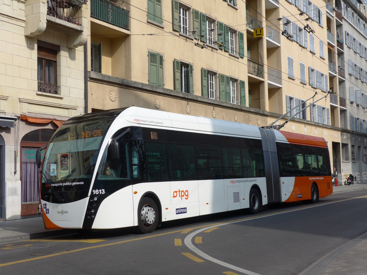 (159'123) - TPG Gen�ve - Nr. 1613 - Van Hool Gelenktrolleybus am 14. M�rz 2015 in Gen�ve, Jonction