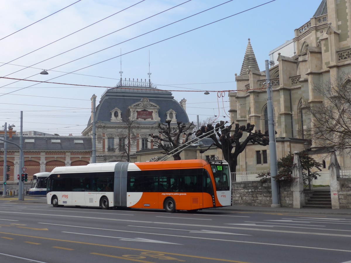 (159'136) - TPG Gen�ve - Nr. 1629 - Van Hool Gelenktrolleybus am 14. M�rz 2015 in Gen�ve, Place des Vingt-Deux-Cantons